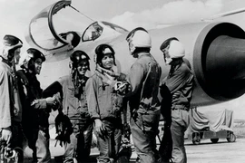 MiG-21 có thiết kế đặc trưng với cánh tam giác, thân nhỏ gọn và động cơ phản lực mạnh so với kích thước tổng thể.