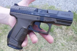 Walther P99 - súng ngắn bán tự động hiện đại với thiết kế công thái học và cơ chế cò linh hoạt