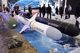 Tên lửa chống hạm ATMACA của Thổ Nhĩ Kỳ lần đầu thể hiện khả năng tấn công mục tiêu trên đất liền