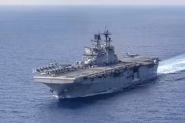 Sức mạnh tàu đổ bộ tấn công USS Tripoli của Mỹ đang tiến về Trung Đông