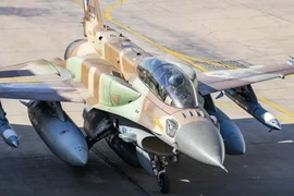 F-16I Sufa mang tên lửa RAMPAGE trong chiến dịch 'Sư tử gầm' tấn công Iran