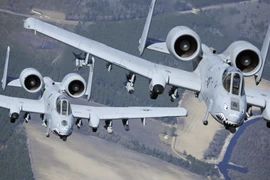 Mỹ điều cường kích 'sát thủ diệt tăng' A-10 săn xuồng cao tốc Iran tại eo biển Hormuz