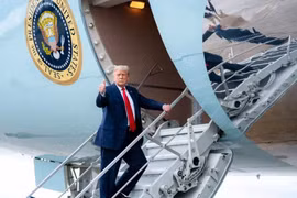 Ông Trump giải thích quyết định đổi máy bay phút chót ở Thổ Nhĩ Kỳ