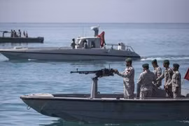 Iran cân nhắc để châu Âu rà phá thủy lôi tại eo biển Hormuz