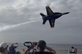 Tiêm kích bay biểu diễn ‘vuốt tóc’ khán giả, Hải quân Mỹ mở cuộc tra soát an toàn