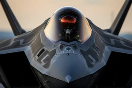 F-22 Raptor: 'Bóng ma bầu trời' vẫn gieo nỗi khiếp sợ sau hơn 2 thập niên