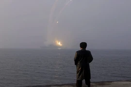 Ông Kim Jong-un thị sát tàu chiến phóng tên lửa, thúc đẩy tham vọng hải quân Triều Tiên