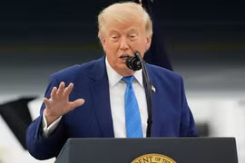 Bị ông Trump đe dọa ngay giữa vòng đàm phán tại Thụy Sĩ, phái đoàn Iran đáp trả