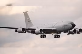 Mỹ ‘ghép đuôi’ cứu máy bay tiếp dầu KC-135 từng hư hỏng giữa xung đột Trung Đông