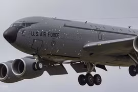 Mỹ có thể phải rã xác máy bay tiếp dầu 'dán đầy băng dính'