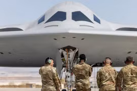 B-21 Raider chốt cấu hình '2 phi công', Mỹ từ bỏ phương án bay chỉ với một người