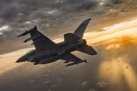 Tiêm kích F-16 NATO phóng tên lửa hạ UAV Ukraine trên không phận Estonia