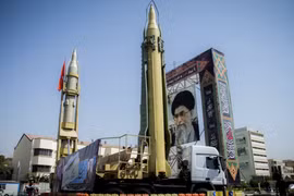 Iran 'chỉ mất vài giờ' để khôi phục hầm tên lửa trúng đòn của Mỹ