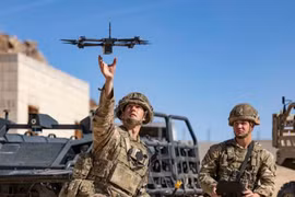 Anh cải tổ quân đội theo mô hình Ukraine, ưu tiên drone và vũ khí giá rẻ