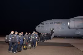 Mỹ điều 'quái vật vận tải' C-17 cùng loạt khí tài hùng hậu tới Venezuela cứu trợ 