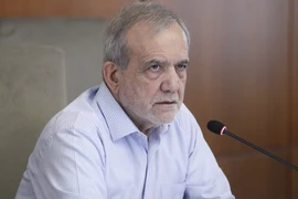 Iran bất ngờ xin lỗi và tuyên bố ngừng tấn công các nước láng giềng