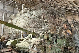 Đối phó với UAV tự sát, xe tăng T-90M trang bị giáp 'bồ công anh'