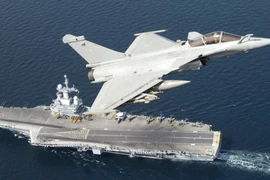 Thụy Điển bật sóng gây nhiễu khi UAV lạ tiếp cận tàu sân bay Charles de Gaulle Pháp