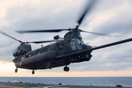 Trực thăng vận tải hạng nặng MH-47 Chinook có thể được biến thành ‘trạm xăng bay’