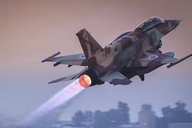 Israel thừa nhận tiêm kích suýt bị phòng không Iran bắn hạ