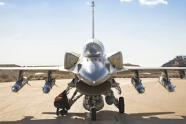 Israel hé lộ cấu hình tiêm kích F-16I mang 4 tên lửa Rampage cho đòn đánh tầm xa