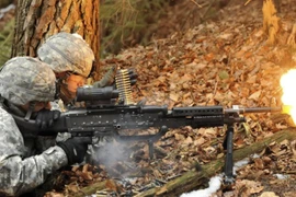 Súng máy M240, hỏa lực bền bỉ của bộ binh Mỹ