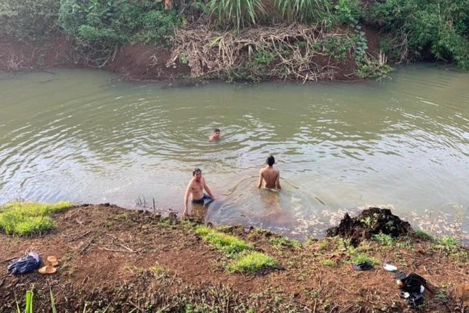 Hiện trường 1 vụ trẻ em đuối nước thương tâm tại Đắk Lắk Hiện trường 1 vụ trẻ em đuối nước thương tâm tại Đắk Lắk