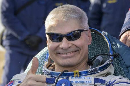NASA gửi lời cảm ơn Cơ quan vũ trụ Liên bang Nga (Roscosmos) vì đã đưa phi hành gia người Mỹ Mark Vande Hei trở về Trái đất an toàn