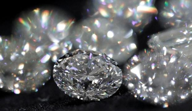 Những viên kim cương được nhà sản xuất Alrosa trưng bày tại Matxcơva, Nga Những viên kim cương được nhà sản xuất Alrosa trưng bày tại Matxcơva, Nga