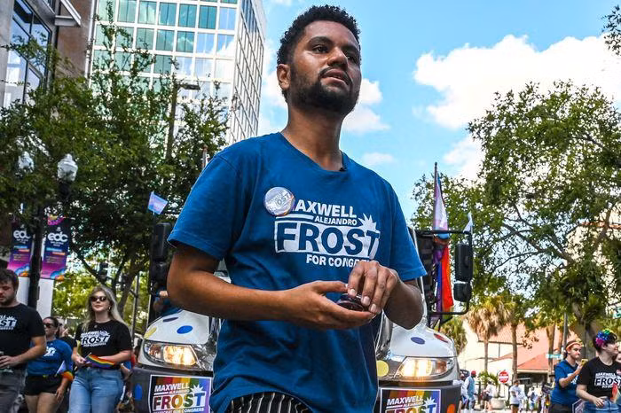 Maxwell Alejandro Frost, 25 tuổi, trở thành nhà lập pháp đầu tiên của Thế hệ Z trong Quốc hội Mỹ Maxwell Alejandro Frost, 25 tuổi, trở thành nhà lập pháp đầu tiên của Thế hệ Z trong Quốc hội Mỹ