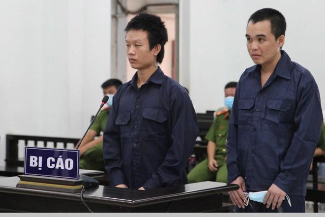 2 bị cáo trước tòa. Ảnh: Zing 2 bị cáo trước tòa. Ảnh: Zing