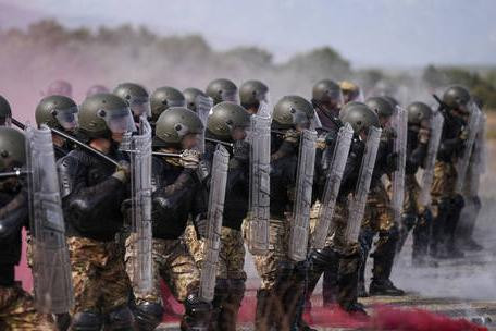 Lực lượng Kosovo (KFOR) do NATO dẫn đầu. Ảnh minh họa Lực lượng Kosovo (KFOR) do NATO dẫn đầu. Ảnh minh họa