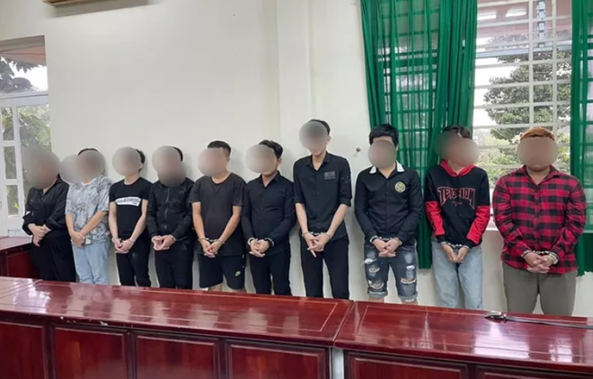 Các đối tượng bị công an bắt giữ. Ảnh: Zing