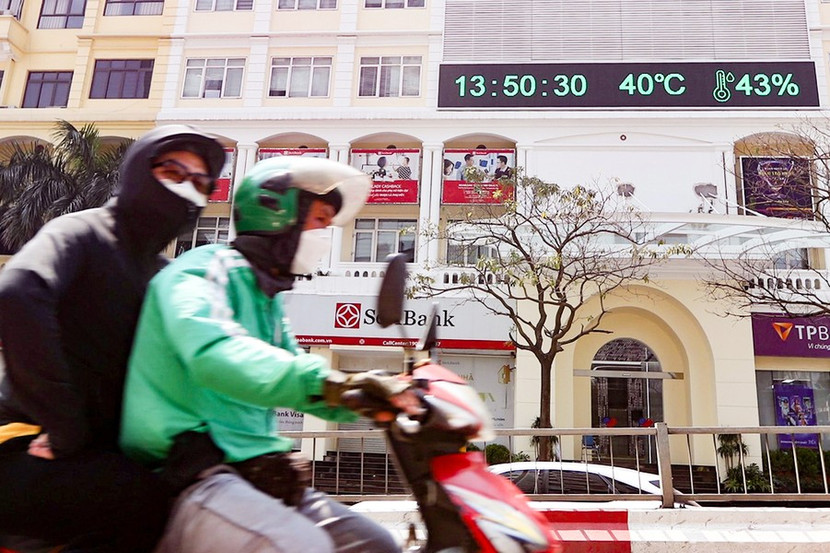 Mới đầu Hè nhưng nắng nóng đã xuất hiện trên diện rộng và gay gắt Mới đầu Hè nhưng nắng nóng đã xuất hiện trên diện rộng và gay gắt