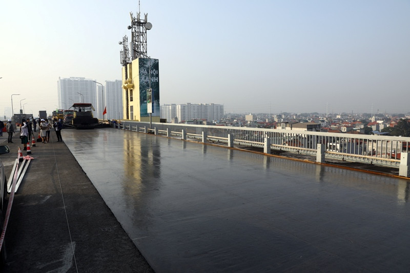 Dự án sửa chữa mặt cầu Thăng Long sắp hoàn thành, đưa vào sử dụng (ảnh Huy Hùng)