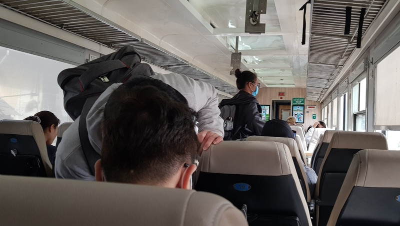 Nhu cầu đi lại bằng đường sắt trên tuyến Hà Nội- Hải Phòng về cuối năm khá cao