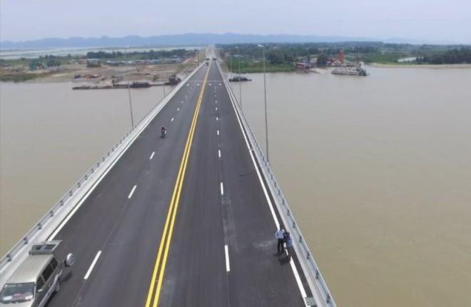 Cầu vượt biển Tân Vũ- Lạch Huyện