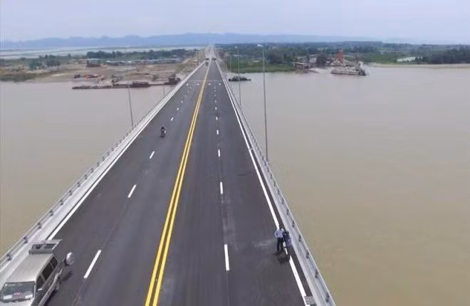 Cầu vượt biển Tân Vũ- Lạch Huyện