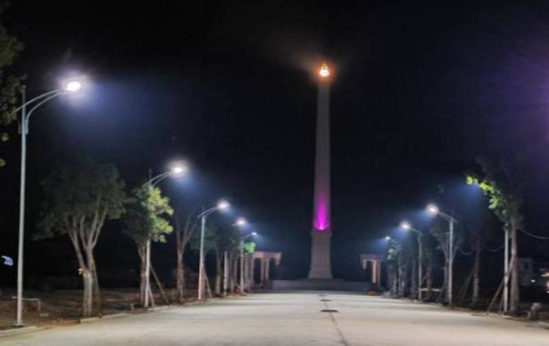 Tháp biểu tượng về đêm Tháp biểu tượng về đêm