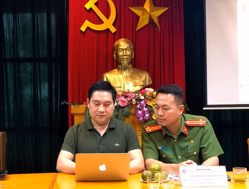 Trung tá Phạm Trung Khánh Tùng, Trưởng Công an phường Vĩnh Tuy, quận Hai Bà Trưng, TP Hà Nội trả lời