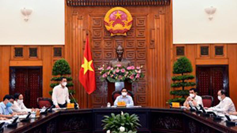 Thủ tướng Phạm Minh Chính làm việc với Cổng TTĐT Chính phủ. Ảnh VGP/Nhật Bắc