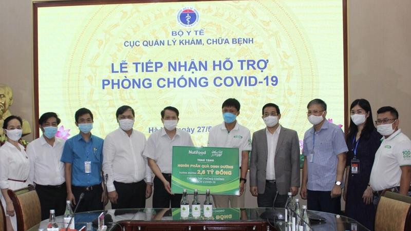 Lãnh đạo Nutifood và Ông Bầu trao tặng hàng nghìn sản phẩm dinh dưỡng đến Cục Quản lý Khám, Chữa bệnh - Bộ Y tế và nhiều bệnh viện tuyến đầu Lãnh đạo Nutifood và Ông Bầu trao tặng hàng nghìn sản phẩm dinh dưỡng đến Cục Quản lý Khám, Chữa bệnh - Bộ Y tế và nhiều bệnh viện tuyến đầu