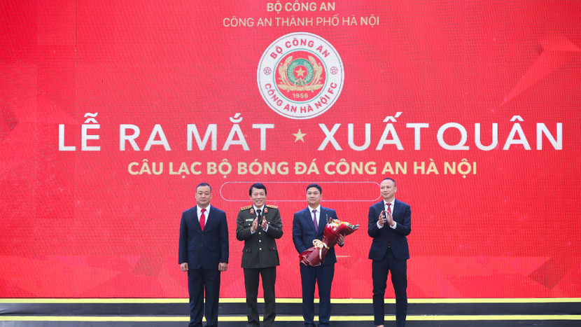 Đại tướng Lương Tam Quang, Ủy viên Bộ Chính trị, Bộ trưởng Bộ Công an dự Lễ ra mắt và xuất quân của Câu lạc bộ bóng đá Công an Hà Nội Đại tướng Lương Tam Quang, Ủy viên Bộ Chính trị, Bộ trưởng Bộ Công an dự Lễ ra mắt và xuất quân của Câu lạc bộ bóng đá Công an Hà Nội