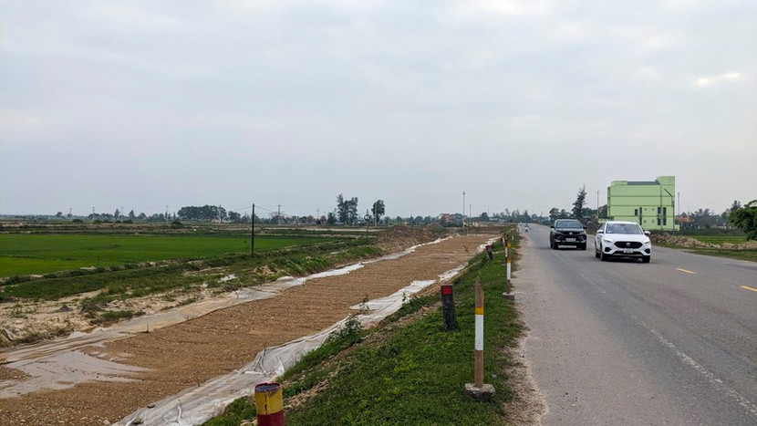 Dự án mở rộng, nâng cấp quốc lộ 9 qua Quảng Trị sử dụng vốn vay của Ngân hàng thế giới nhưng tiến độ quá chậm