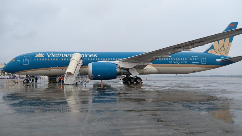 Chuyến bay của Vietnam Airlines phải chuyển hướng, hạ cánh xuống Ấn Độ để kịp thời cấp cứu 1 hành khách có vấn đề sức khoẻ Chuyến bay của Vietnam Airlines phải chuyển hướng, hạ cánh xuống Ấn Độ để kịp thời cấp cứu 1 hành khách có vấn đề sức khoẻ