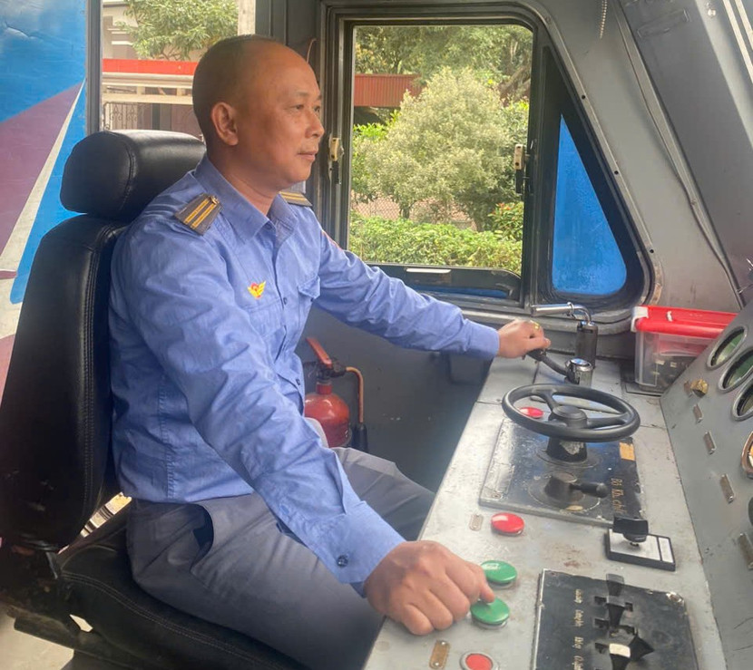 Lái tàu Lê Ngọc Anh đã phải sử dụng phanh phi thường để hãm đoàn tàu dừng lại