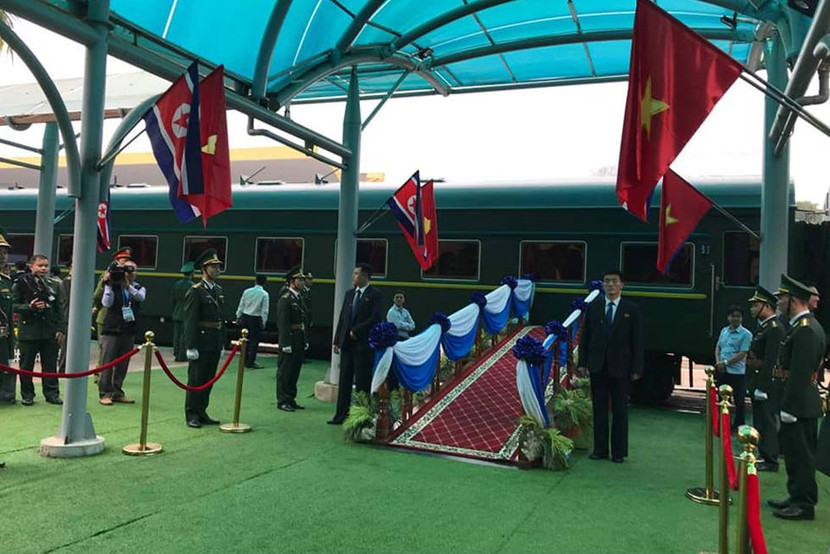 [Cập nhật] Chủ tịch Triều Tiên Kim Jong-un tạm biệt Việt Nam, lên siêu tàu bọc thép về nước ảnh 8