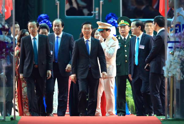 [Cập nhật] Chủ tịch Triều Tiên Kim Jong-un tạm biệt Việt Nam, lên siêu tàu bọc thép về nước ảnh 5