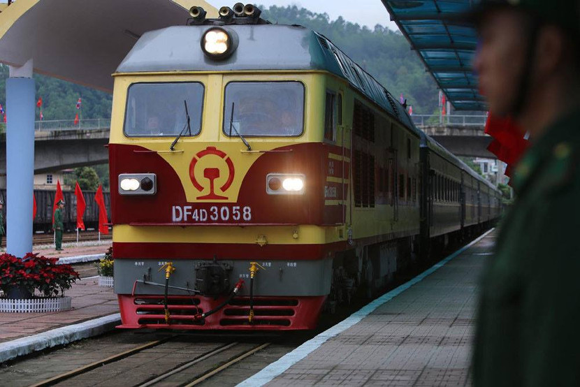 [Cập nhật] Chủ tịch Triều Tiên Kim Jong-un tạm biệt Việt Nam, lên siêu tàu bọc thép về nước ảnh 15