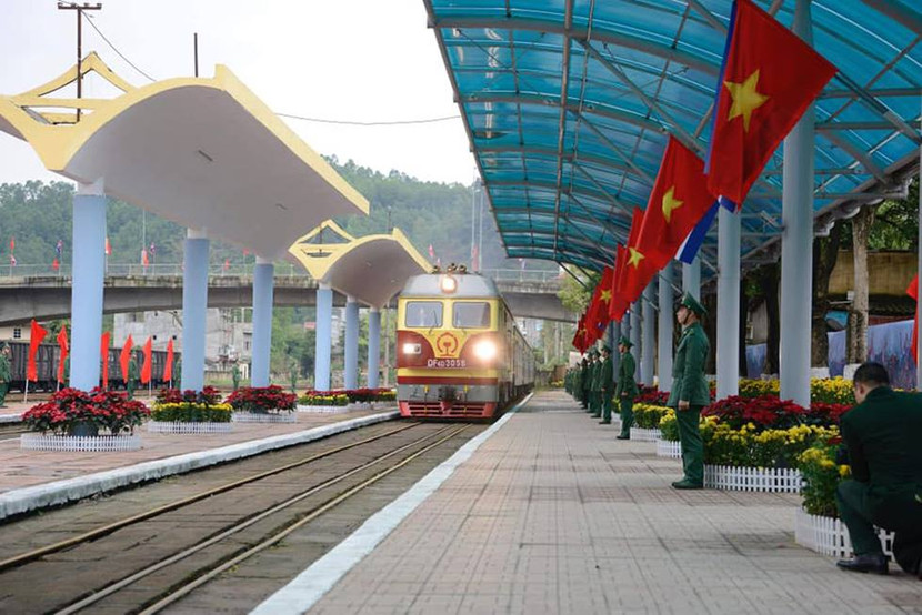 [Cập nhật] Chủ tịch Triều Tiên Kim Jong-un tạm biệt Việt Nam, lên siêu tàu bọc thép về nước ảnh 7